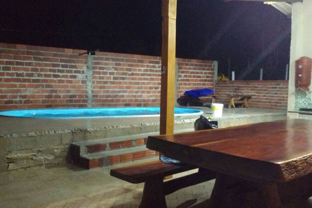 Área de lazer cm a piscina