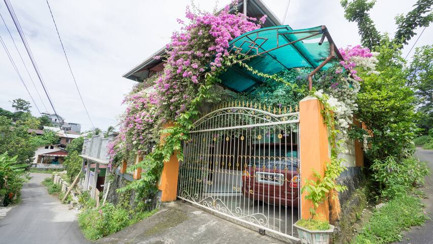 Private Room AC for Two at Flower House Residence