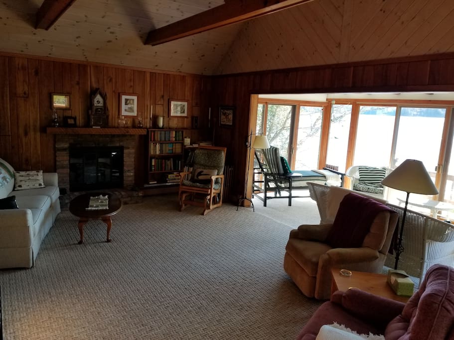 Combine the lake view and the warm ambiance of the gas log fireplace