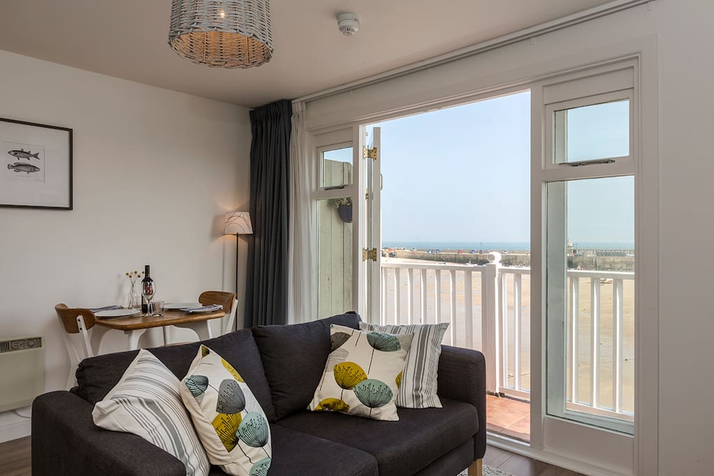 Patio doors onto Balcony