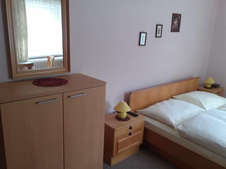 غرفة 1 خزانة + مرآة