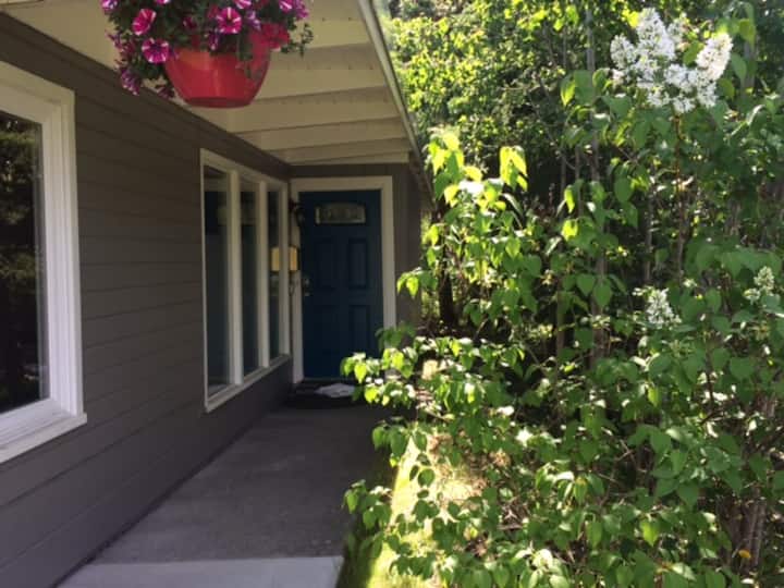 Bootlegger Cove House Downtown Anchorage Houses for Rent in