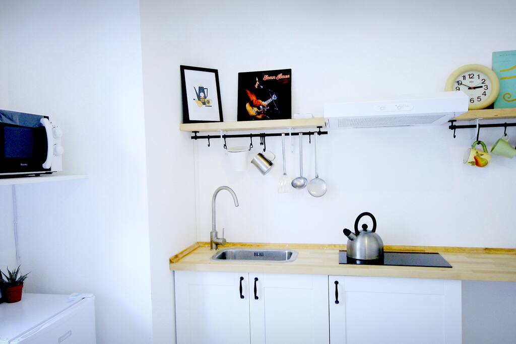 Cucina induzione, frigo, microonde