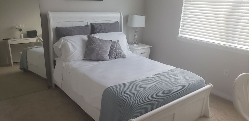 Room near Disney for two $ 40 USD × night