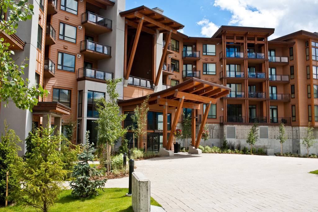 Hotel Exterior - Summer
