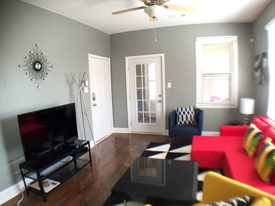 Living room with 50" cable TV