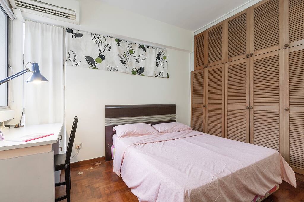 Built-in wardrobe with large writing table