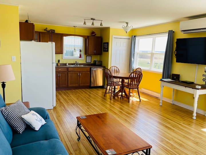 Всекидневна и кухня 