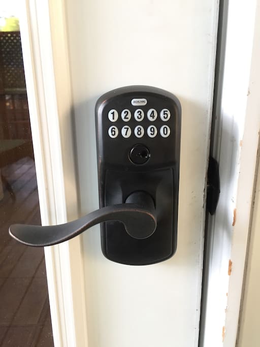 Electronic locks for convenience and an easy check in 24 hours a day