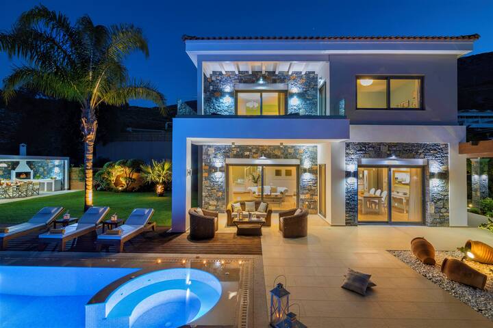 Luxury IRIDA VILLA in Hersonissos,with heated pool gallery image 3