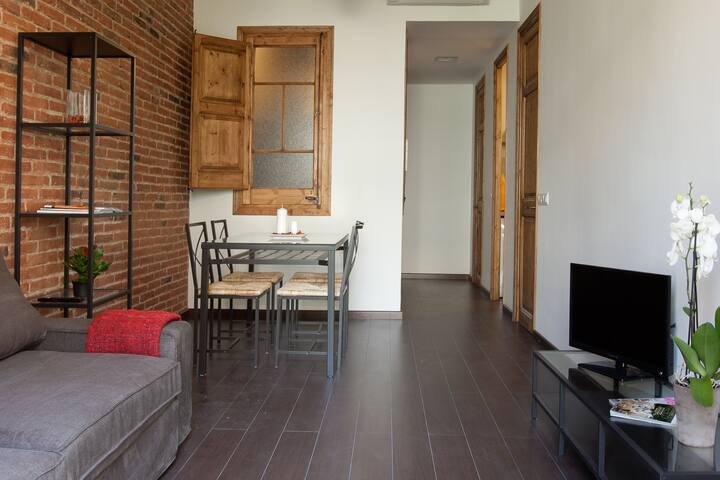 4 Apartments Group La Sagrada Familia-Gaudi 20ppl! gallery image 3