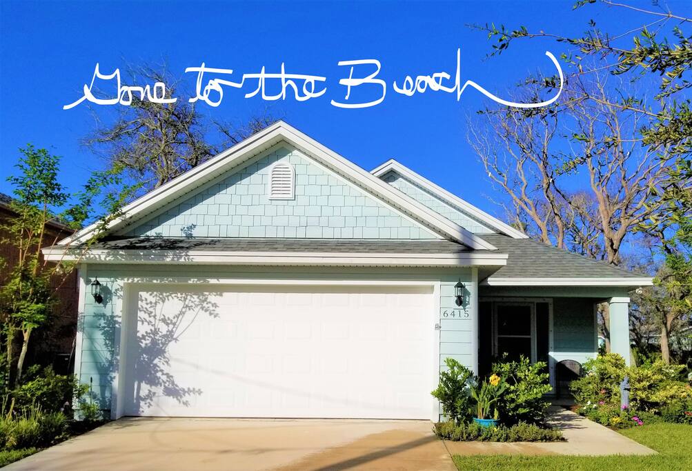 Peaceful neighborhood, 3 blocks from the ocean & 5 blocks to Crescent Beach public access