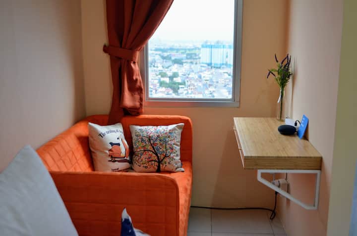 LOTS leisure, FAST wifi, HOT shower, FULL amenity2