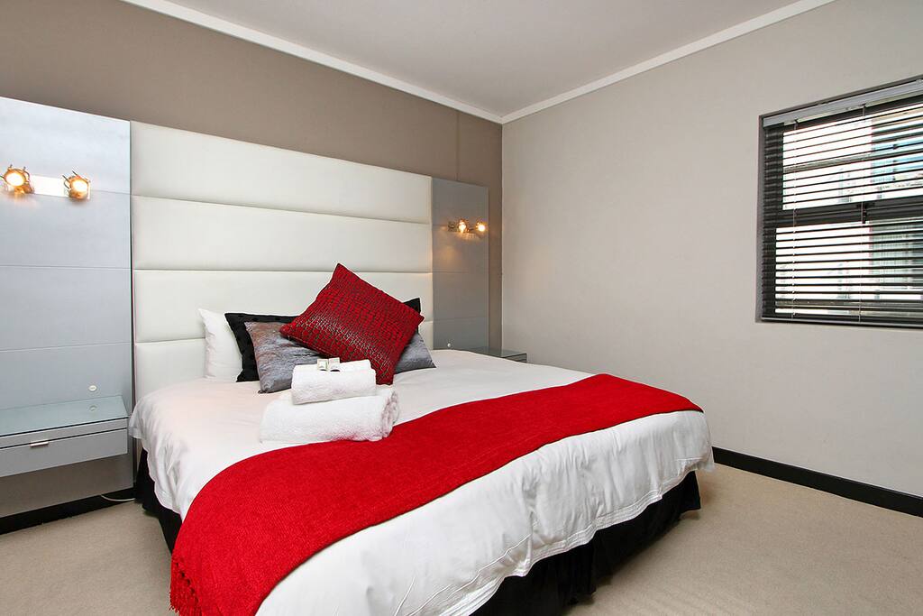 King size bed - super quality bed linen