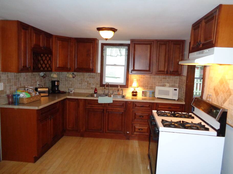 Updated, full equipped kitchen