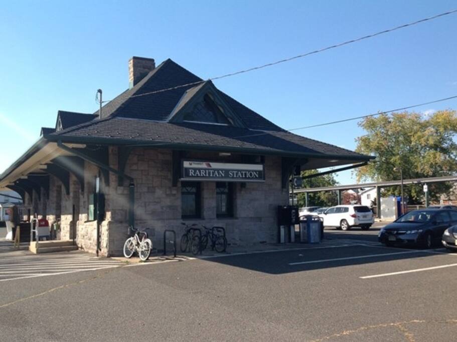 Raritan Train Station is 3 blocks away
