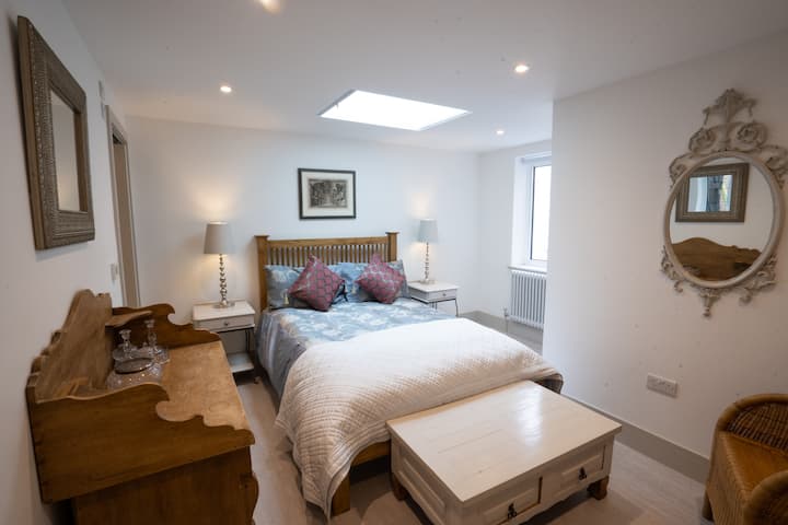 带淋浴间的主卧