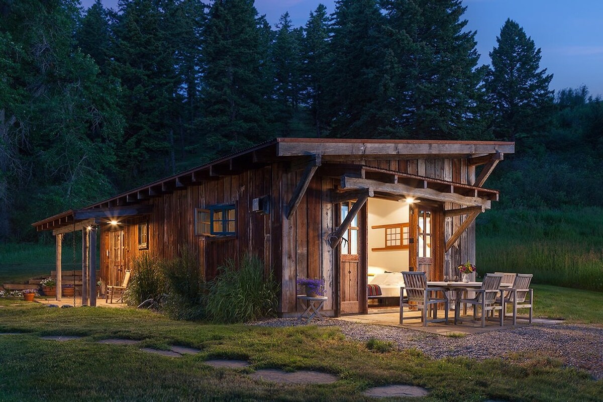 Cabin Rentals, Vacation Cabins, Cabin Getaways | Airbnb