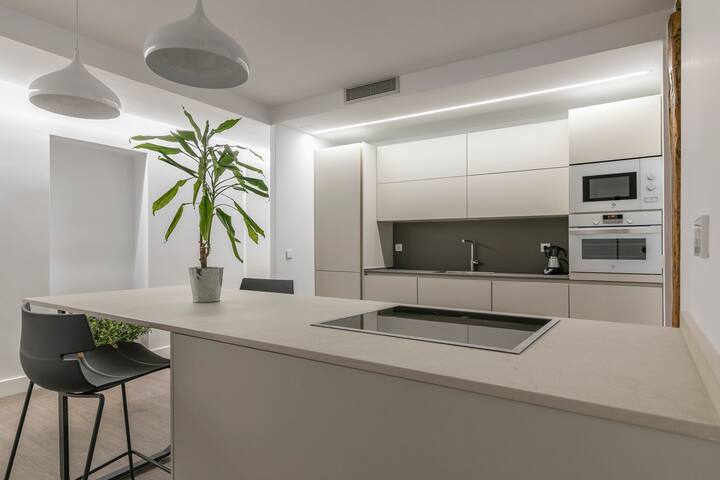 Stylish apartment in the very CENTER of MADRID gallery image 4