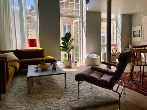 Popular Airbnb listing: Floor in old church in Innerstaden