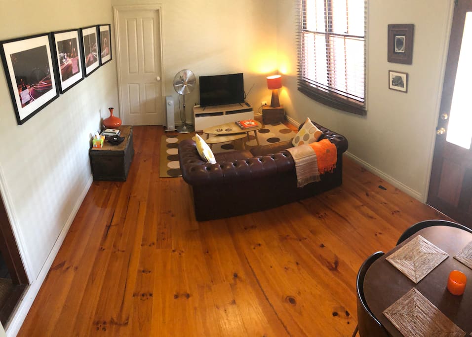 Lounge/Dining
