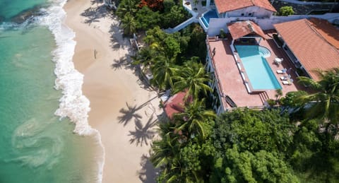 Private Beachfront Residence With Pool & Beach