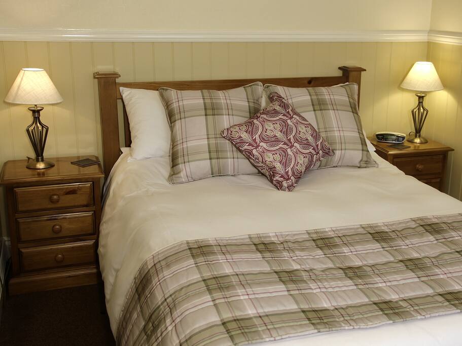 Room 5 bedroom