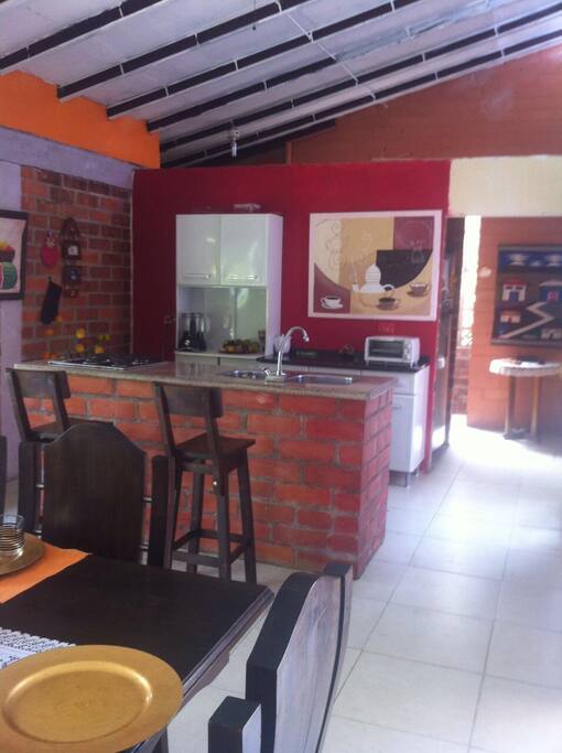 Kitchen which is accessible/cocina que es accesible
