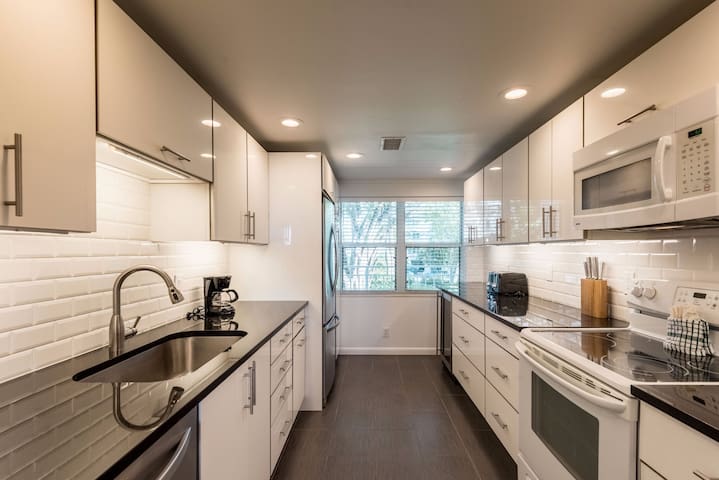 Seaside escape with shared pool, hot tub, tennis courts, and more!