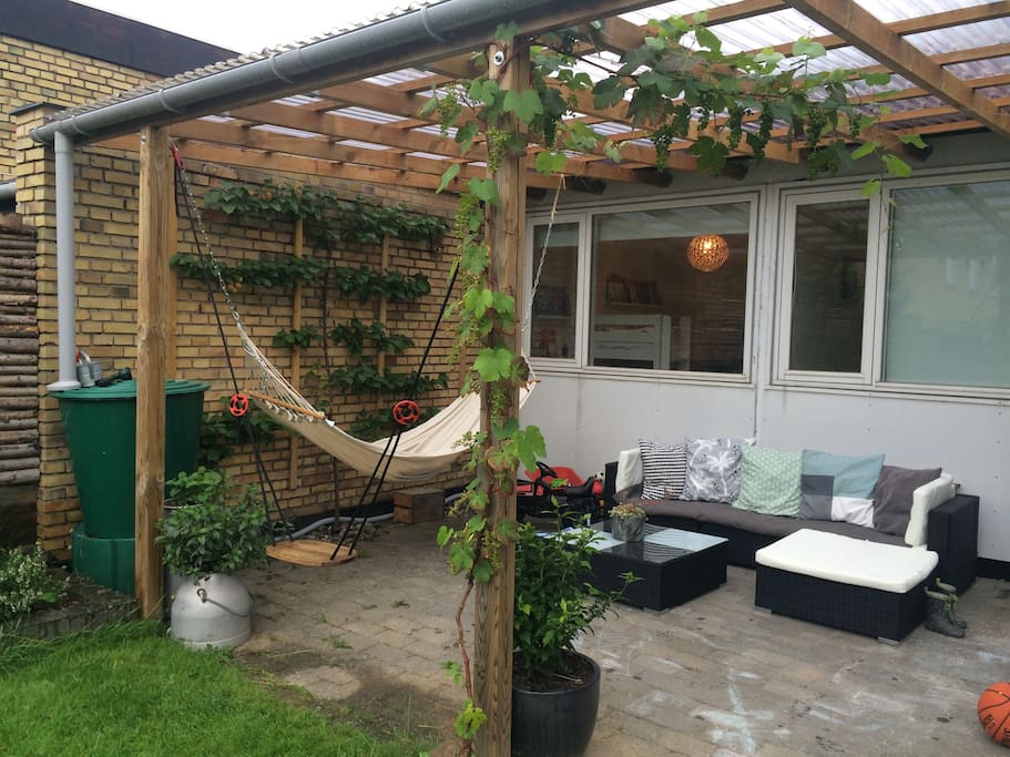 The terrasse with lounge area and room for relaxing
