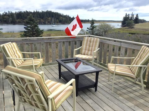 The River House - Waterfront Vista Near Yarmouth