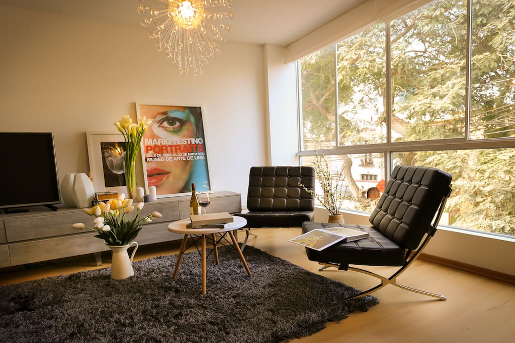 LIVING ROOM - " This is the best place in Lima I have ever stayed in. Incredible apartment " - Ygor ( Sao Paulo - Brasil )