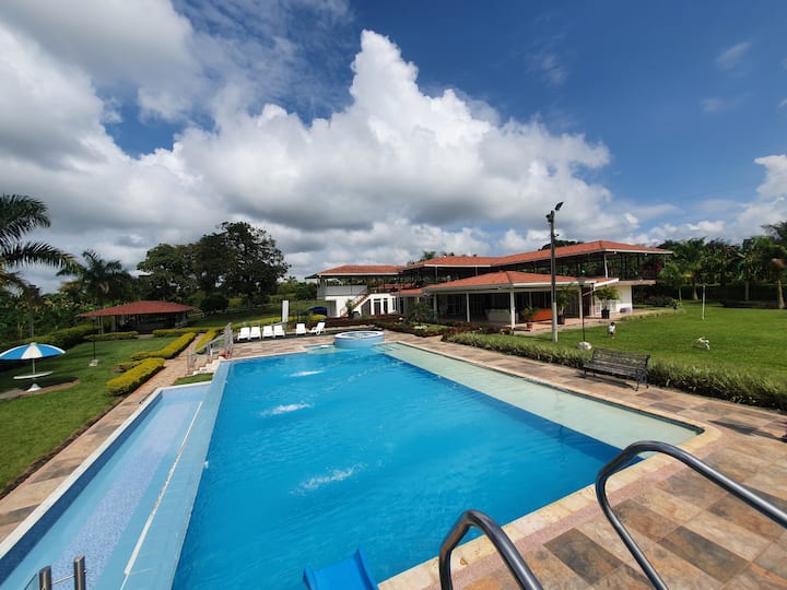 Chalet finca Casa de Campo Armenia via a tebaida Chalets for Rent in