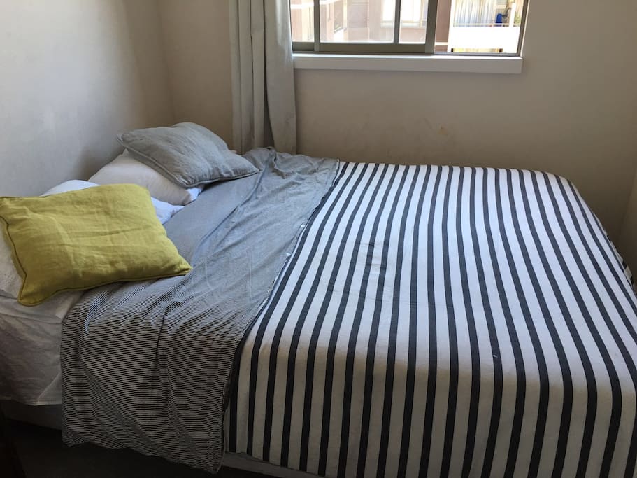 Habitación con cama de 2 plazas
