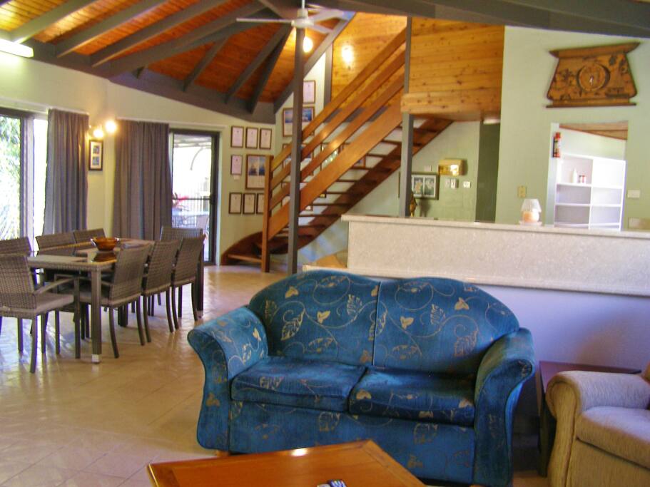 Living & dining area