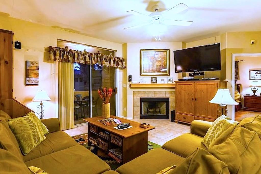 Living Room (view #1)