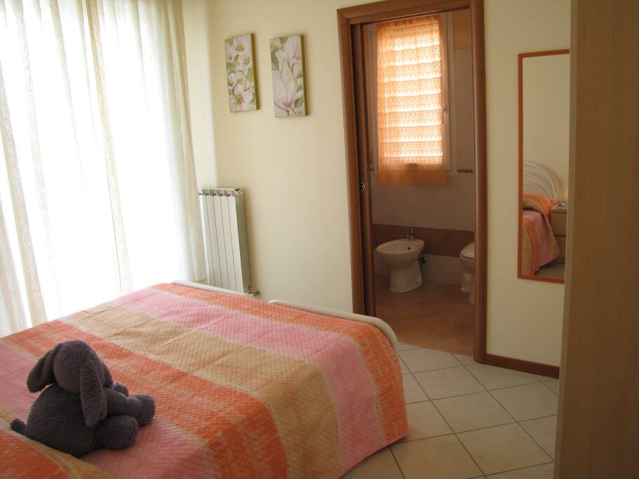 Camera matrimoniale con bagno