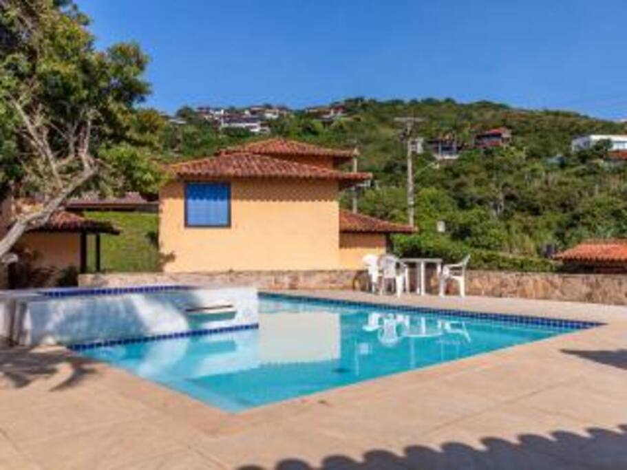 PISCINA DO CONDOMÍNIO