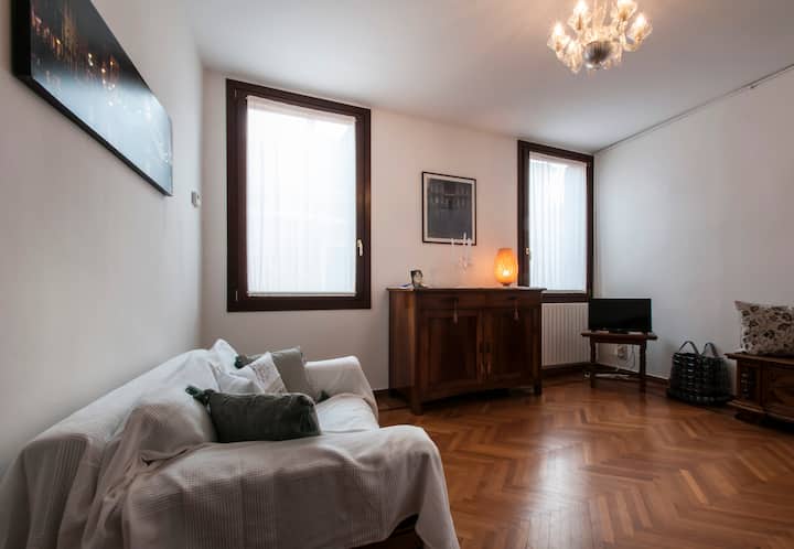 غرفة المعيشة الرئيسية