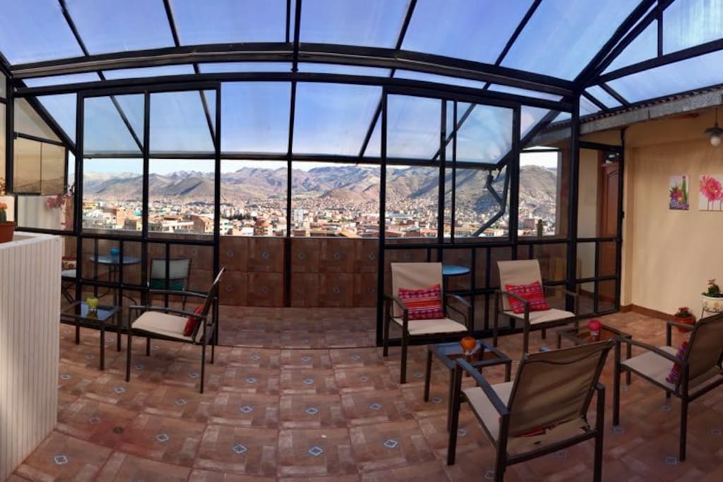 vista de la ciudad desde la terraza de la casa