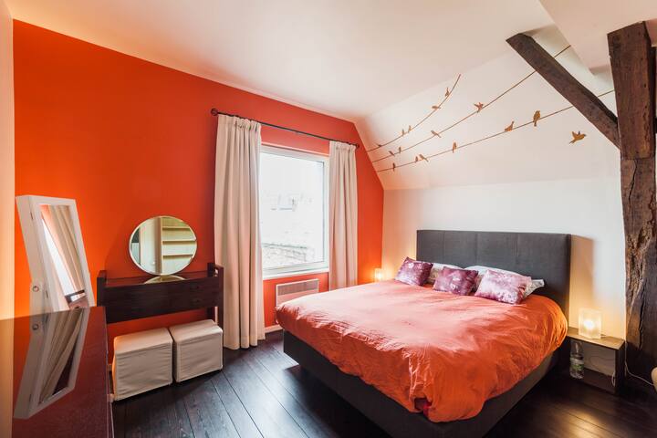 Between Grand’Place and Manneken Pis gallery image 2