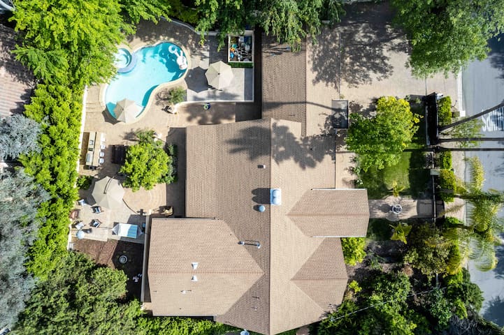 Private Retreat – Salt Pool/Spa/Outdoor Kitchen gallery image 3