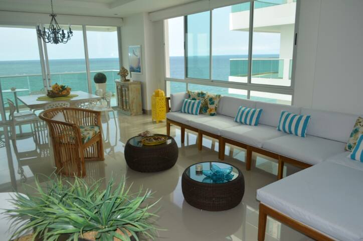 Download Apartamento de 3 dormitorios en myrtle beach Desktop Wallpaper