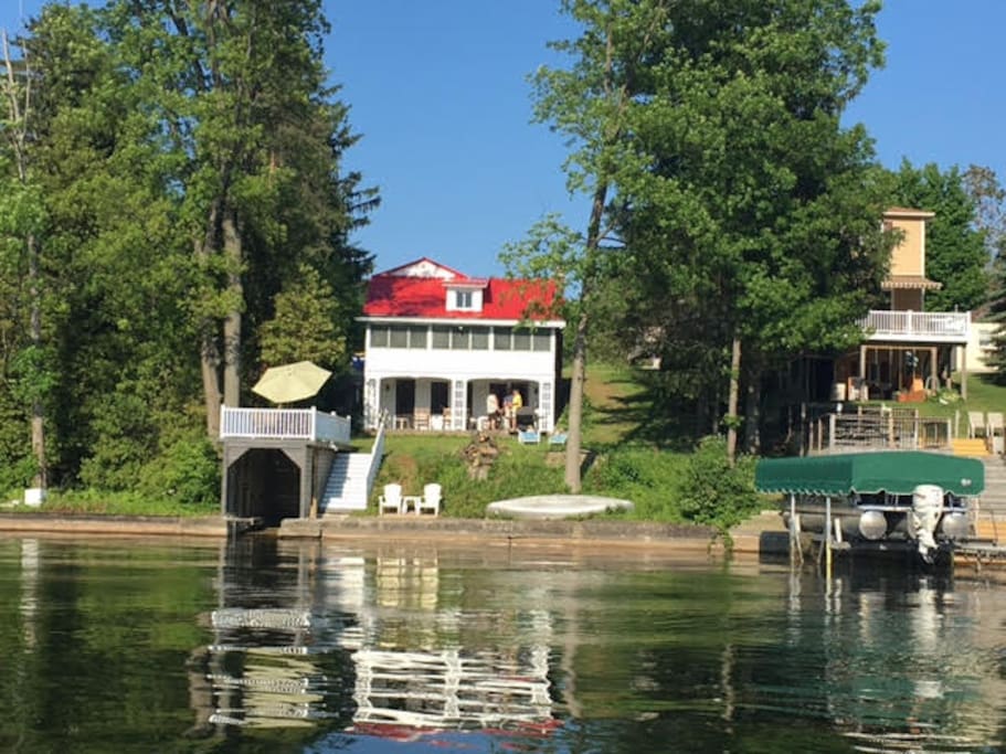 Red Roof Camp on Otisco Lake Cottages for Rent in Marietta, New York
