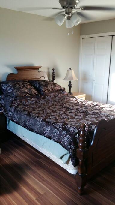 Comfortable queen bed