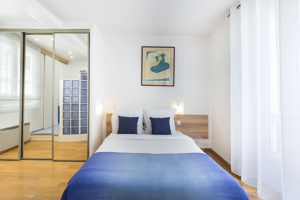 Fresh and crisp linen on the bed