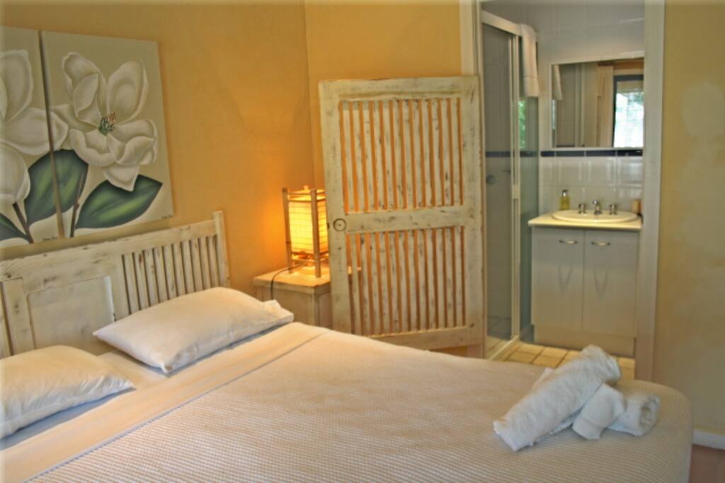 Main bedroom with King (can be made into 2 singles) own ensuite ...opens onto balcony with beach views