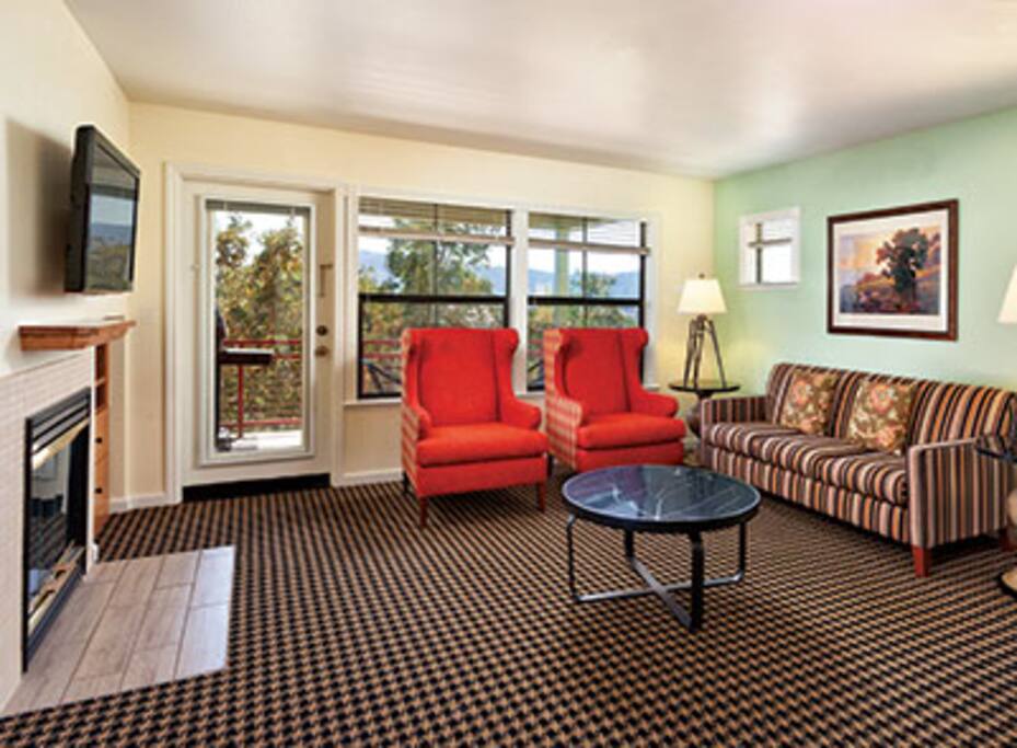 This picture does not show the specific unit being rented. The unit rented will be based on which units are available upon check-in. These pictures are meant to show the property and an example of the room style and décor.