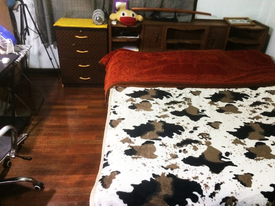 Bed & Drawer
