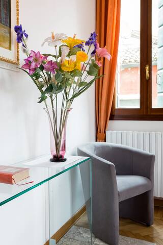 Procuratie Due, Elegant and Bright Apartment in Cannaregio gallery image 5